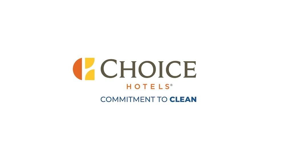 Quality Inn & Suites Moline - Quad Cities Екстериор снимка