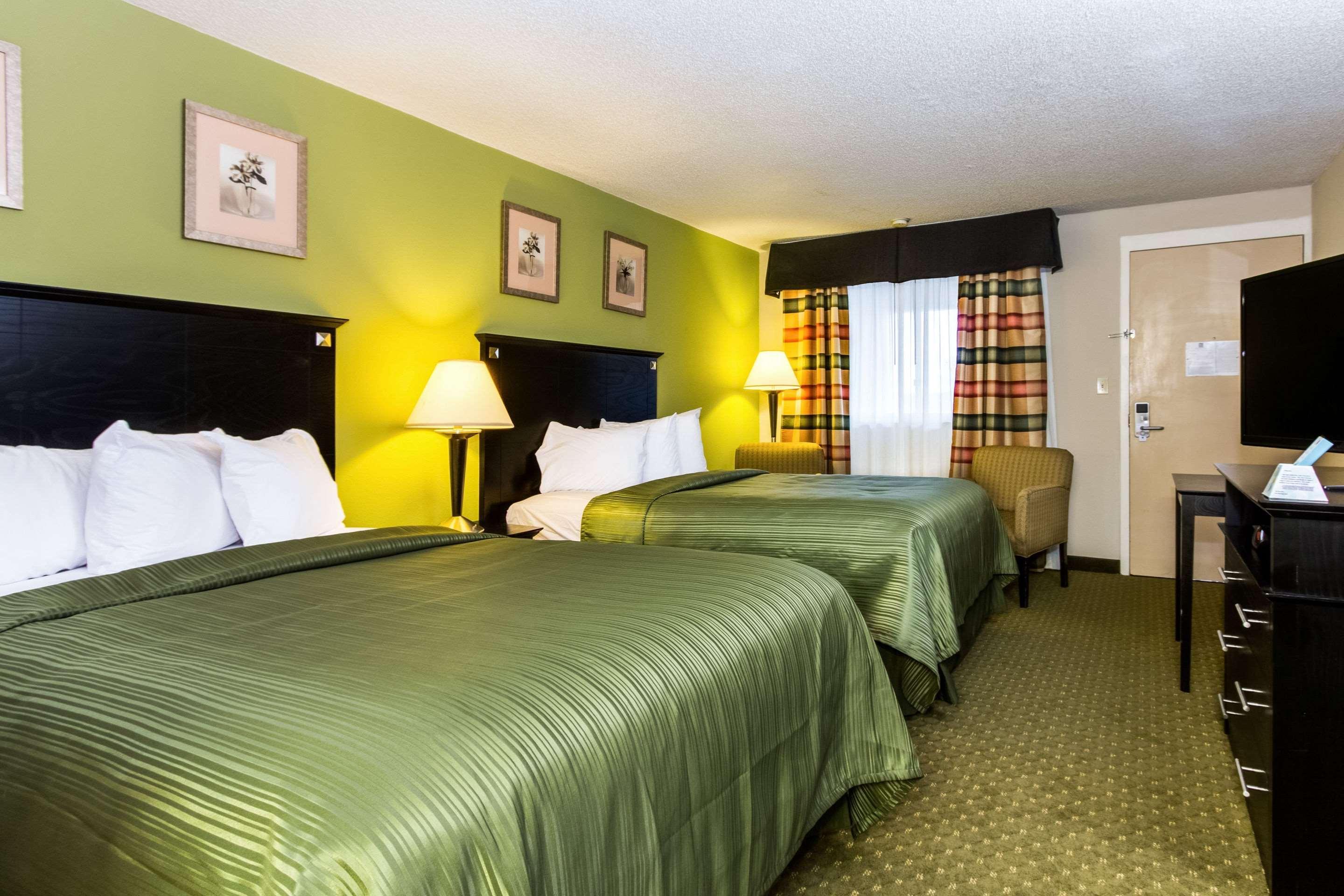 Quality Inn & Suites Moline - Quad Cities Екстериор снимка