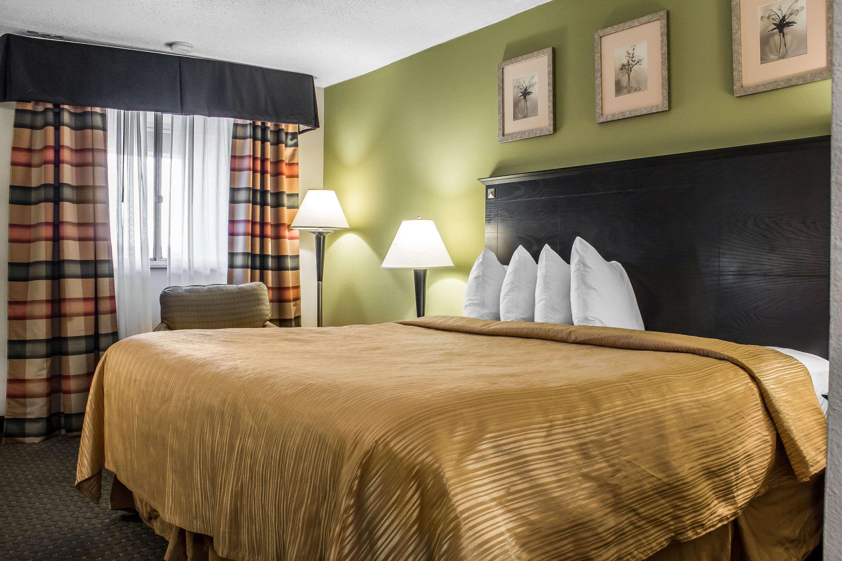 Quality Inn & Suites Moline - Quad Cities Екстериор снимка