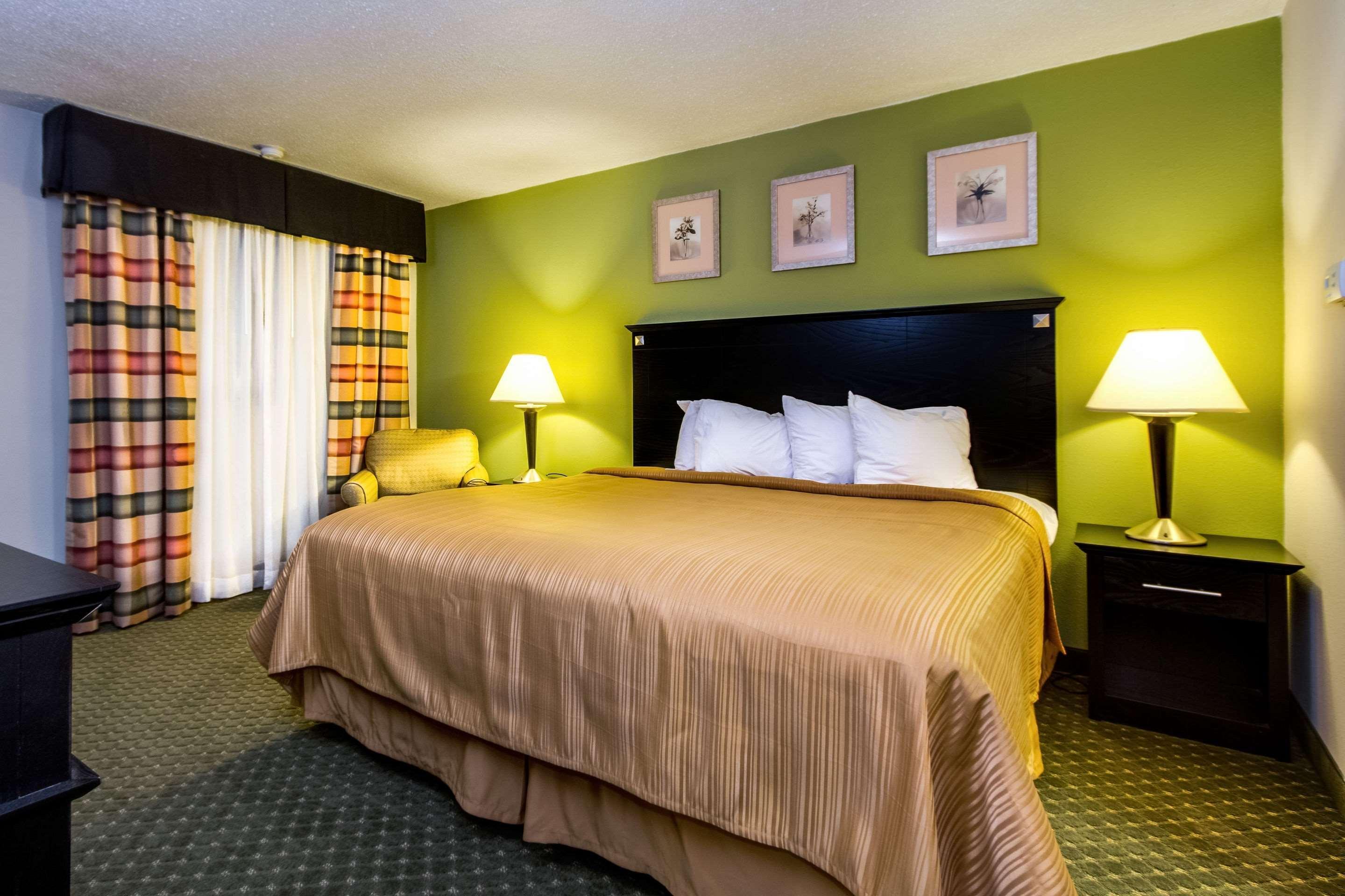 Quality Inn & Suites Moline - Quad Cities Екстериор снимка
