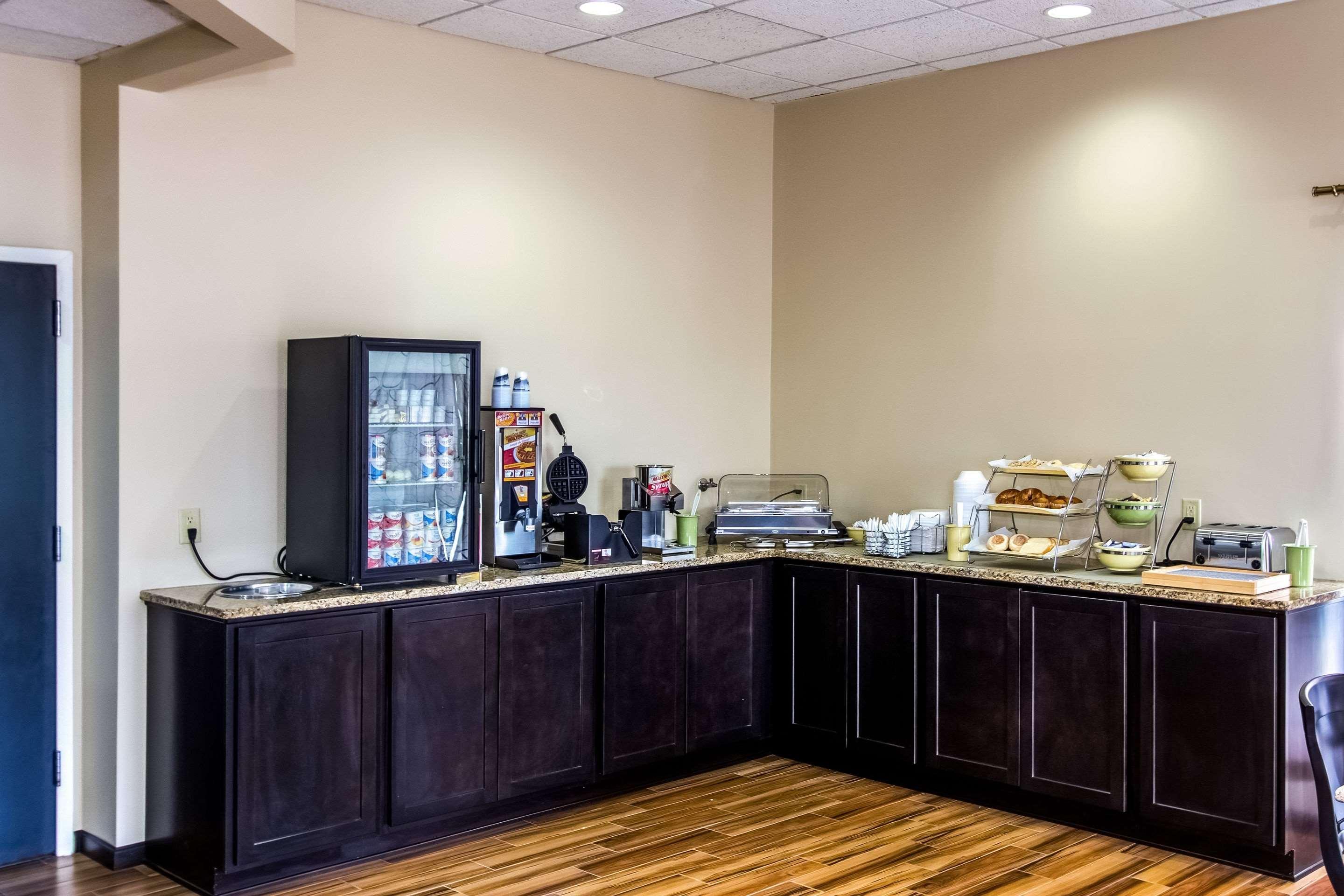 Quality Inn & Suites Moline - Quad Cities Екстериор снимка