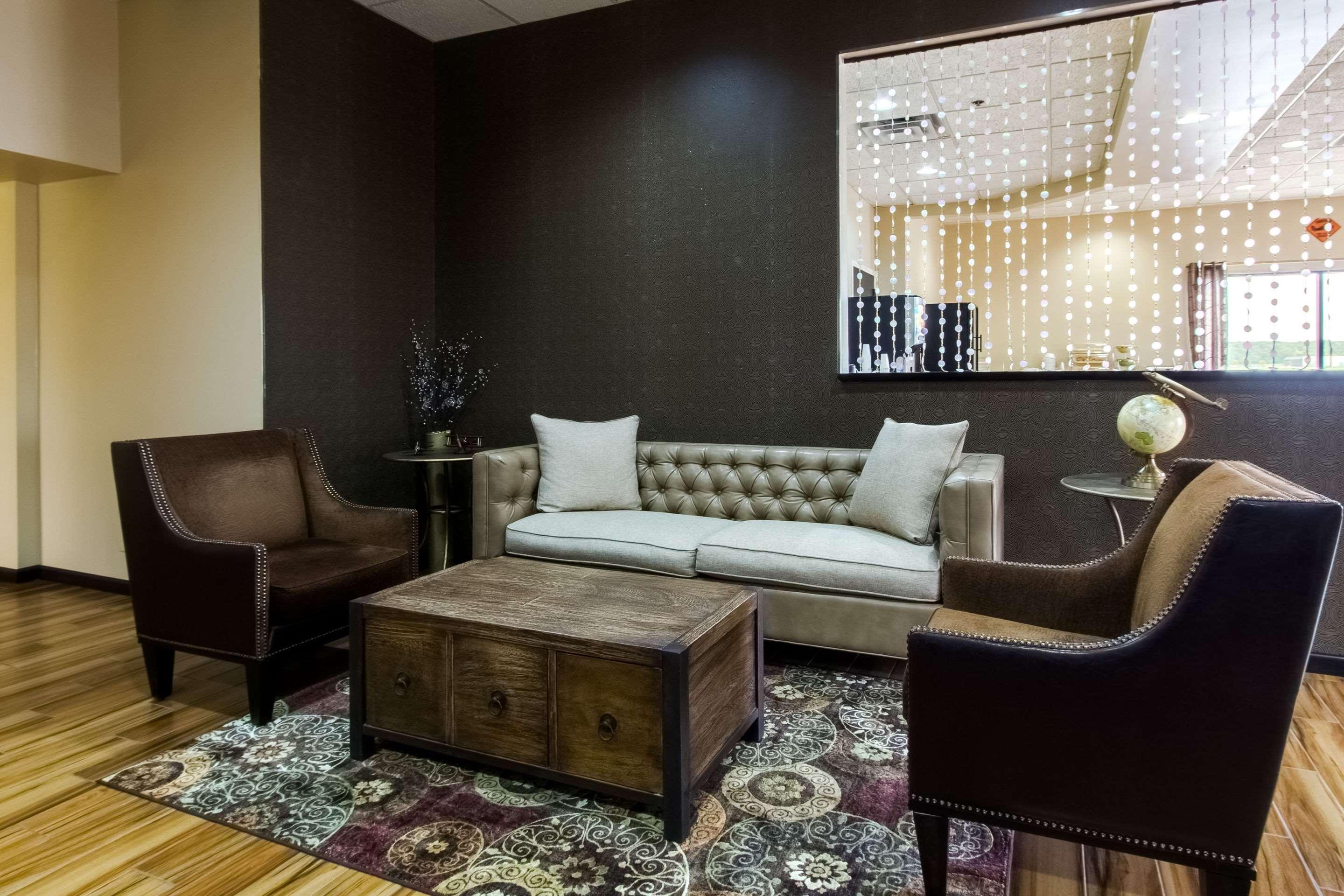 Quality Inn & Suites Moline - Quad Cities Екстериор снимка