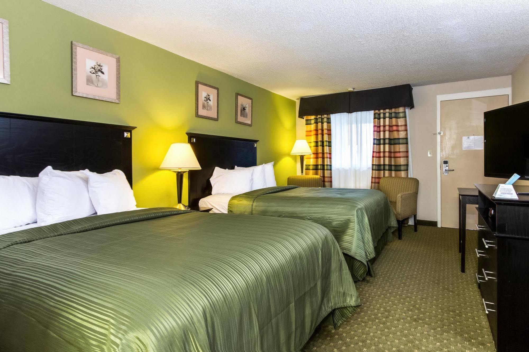 Quality Inn & Suites Moline - Quad Cities Екстериор снимка